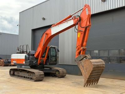 Hitachi ZX250-6 vendida por Big Machinery