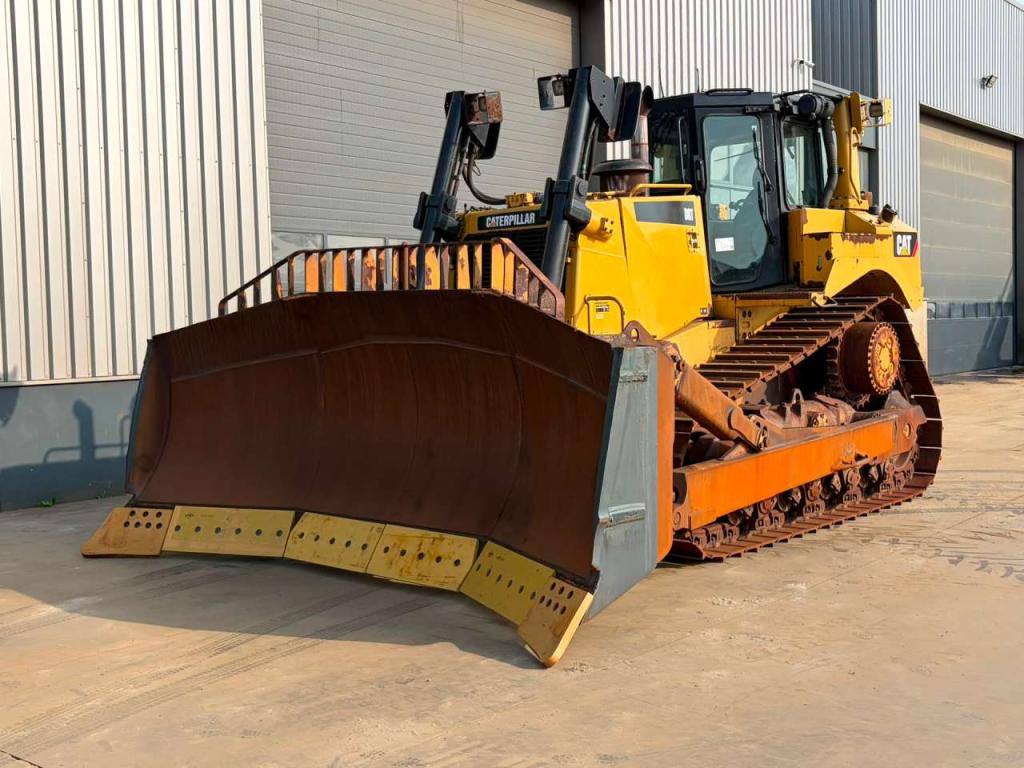 Caterpillar D8T Foto 2