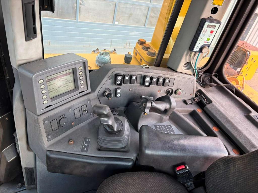 Caterpillar D8T Foto 23