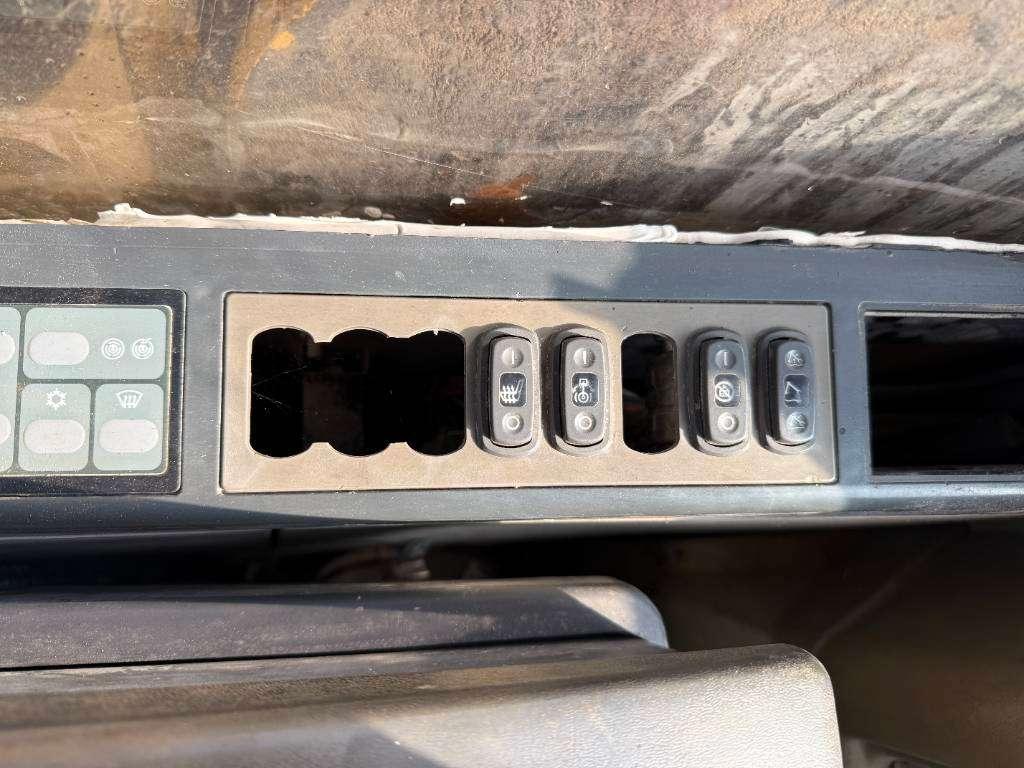 CAT 330C - Good overall condition! Foto 11