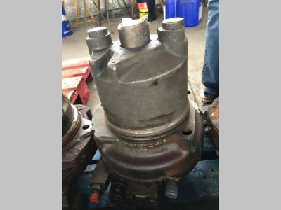 Motor de traslación para Caterpillar 325C vendida por Fratelli Zenzalari S.r.l.