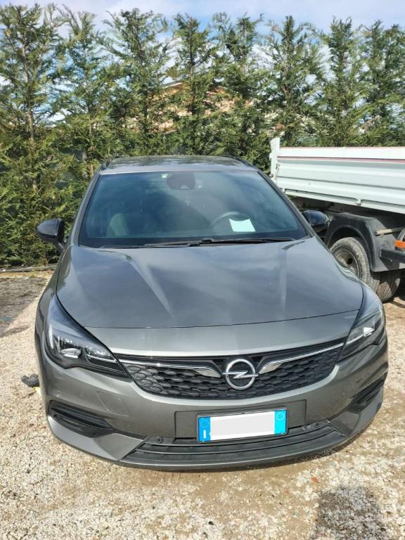 Opel ASTRA SPORTS TOURER+ Foto 3