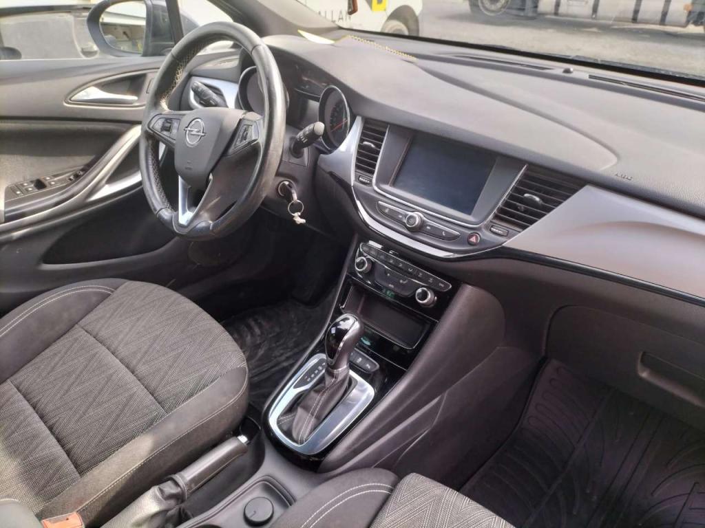Opel ASTRA SPORTS TOURER+ Foto 4