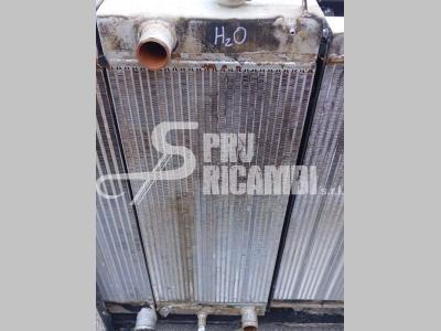 Radiador de agua para New Holland E 215/245 C vendida por PRV Ricambi Srl