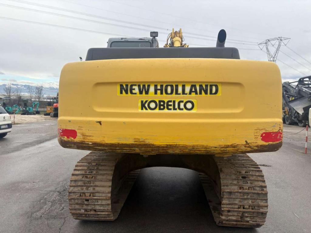 New Holland E245 Foto 4