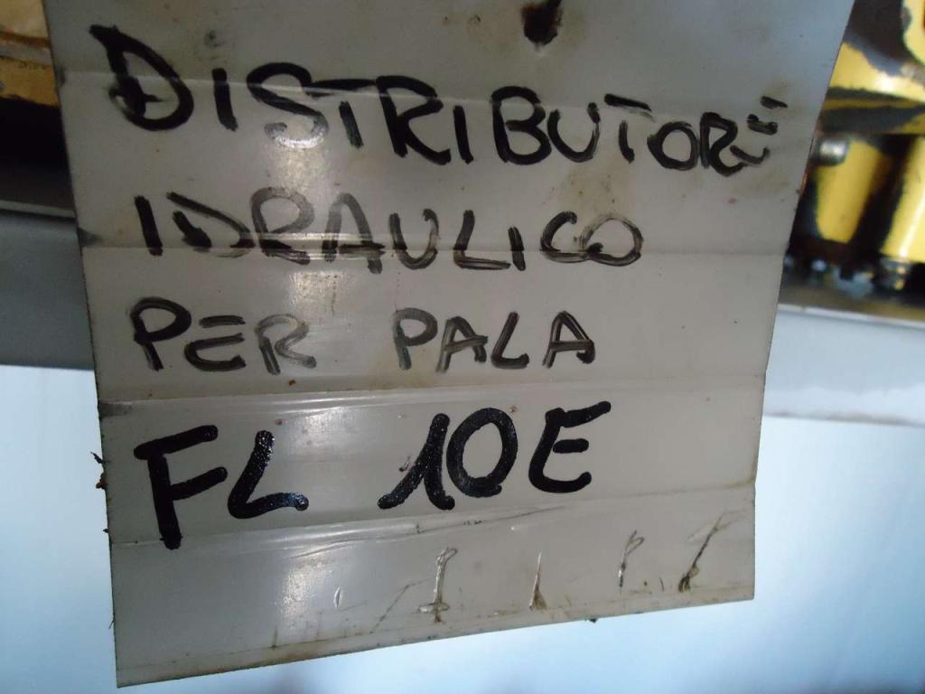 Distribuidor hidraulico para Fiat Allis FL10E Foto 4
