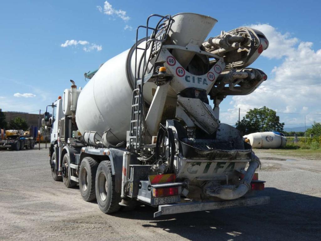 Iveco EEUROTRAKKER 410E44H Foto 6