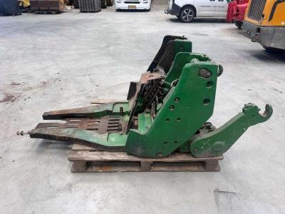 John Deere 8R 310 - 340 - 370 - 410 | Front linkage vendida por JN Machines BV