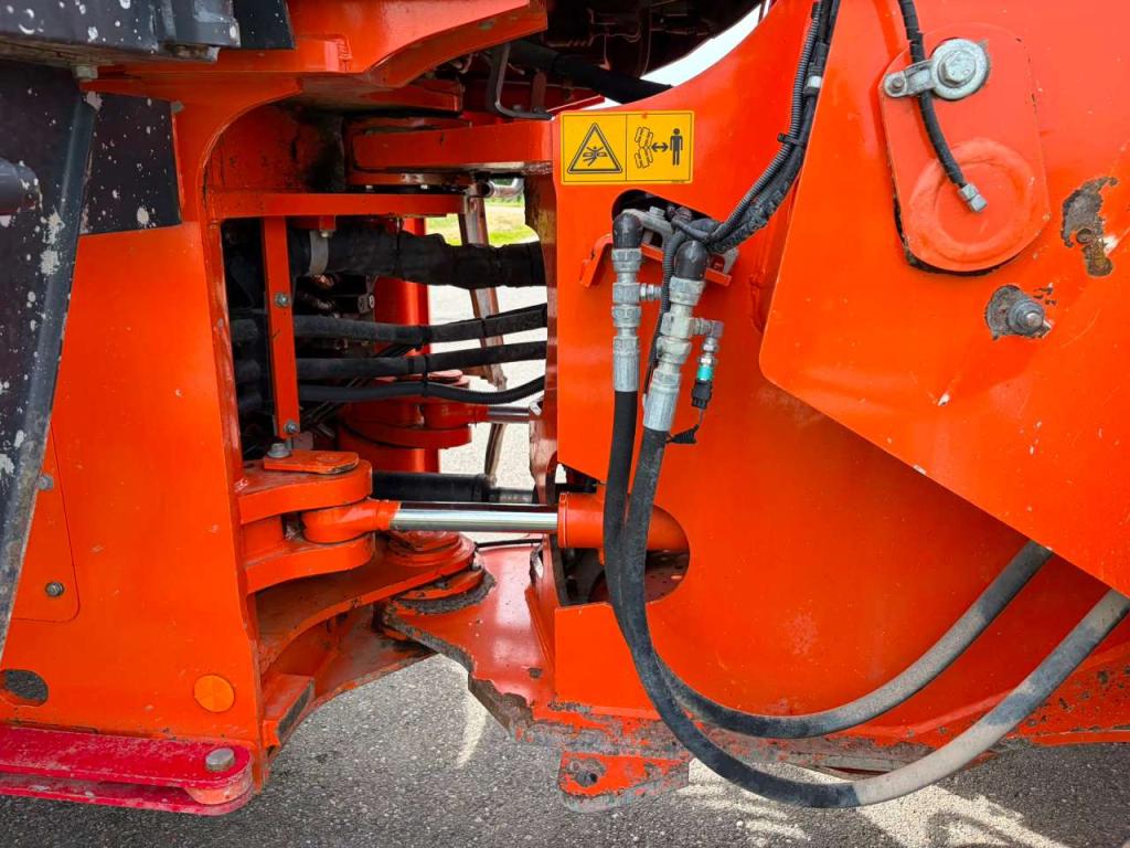 Hitachi ZW220-5B Foto 22