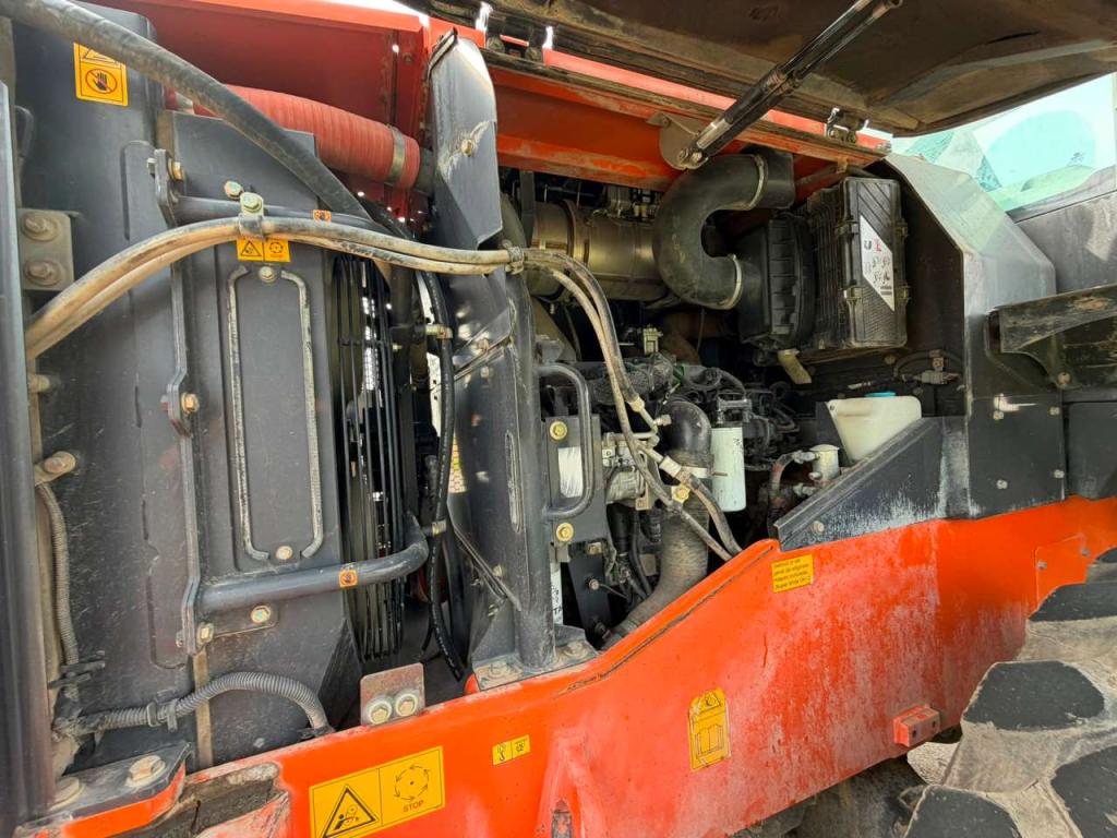 Hitachi ZW220-5B Foto 24