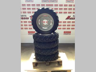 Neumático con llantas para Silla 800 vendida por Massucco T. Srl Area Ricambi