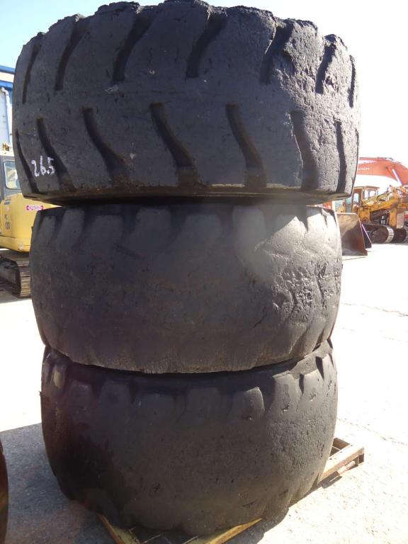 Neumático para Fiat Hitachi FR220 Foto 2