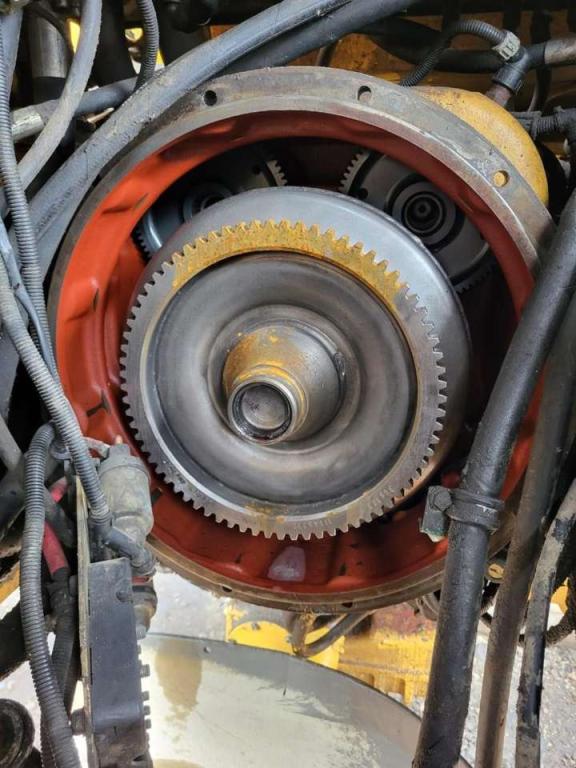 Volvo hydraulic transmission VOE22547 for Volvo L110E Foto 1