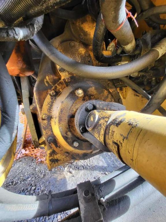 Volvo hydraulic transmission VOE22547 for Volvo L110E Foto 6