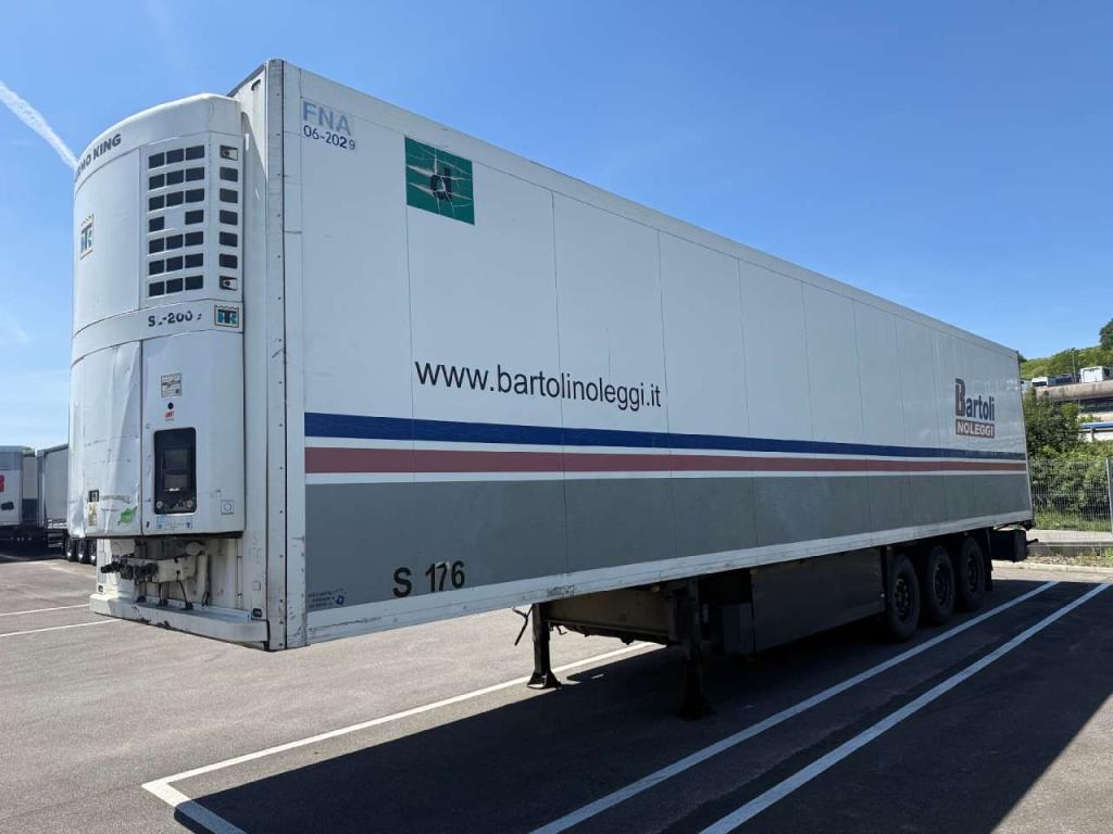 Schmitz FRIGO TRASPORTO CARNE Foto 5