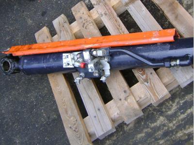 Cilndro de levantamiento para Kubota 54-4 vendida por PRV Ricambi Srl