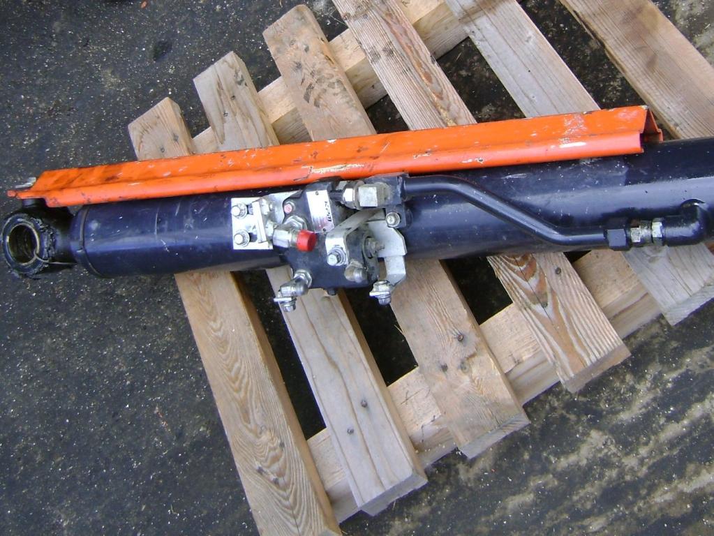 Cilndro de levantamiento para Kubota 54-4 Foto 1