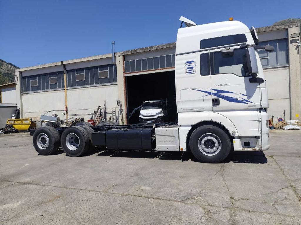 Man TGX 26.560 D38 Foto 22
