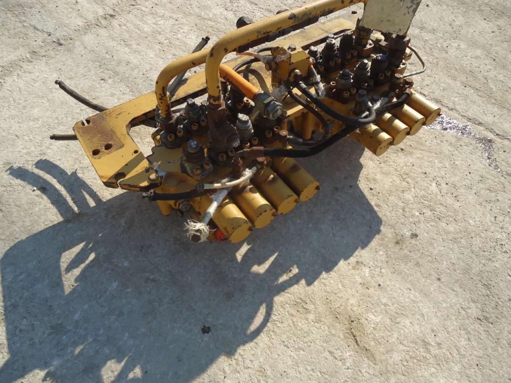 Distribuidor hidraulico para Fiat Allis FE28 Foto 2