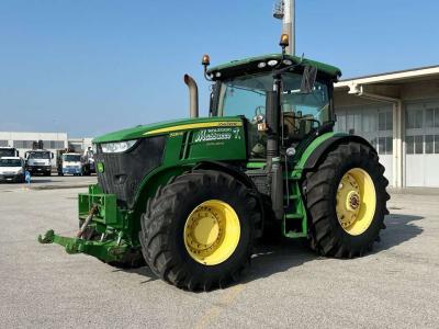 John Deere 7230R vendida por Massucco T. Srl