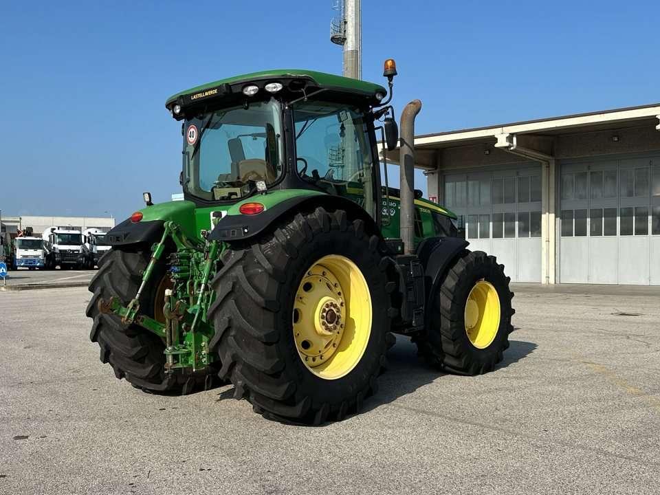 John Deere 7230R Foto 18