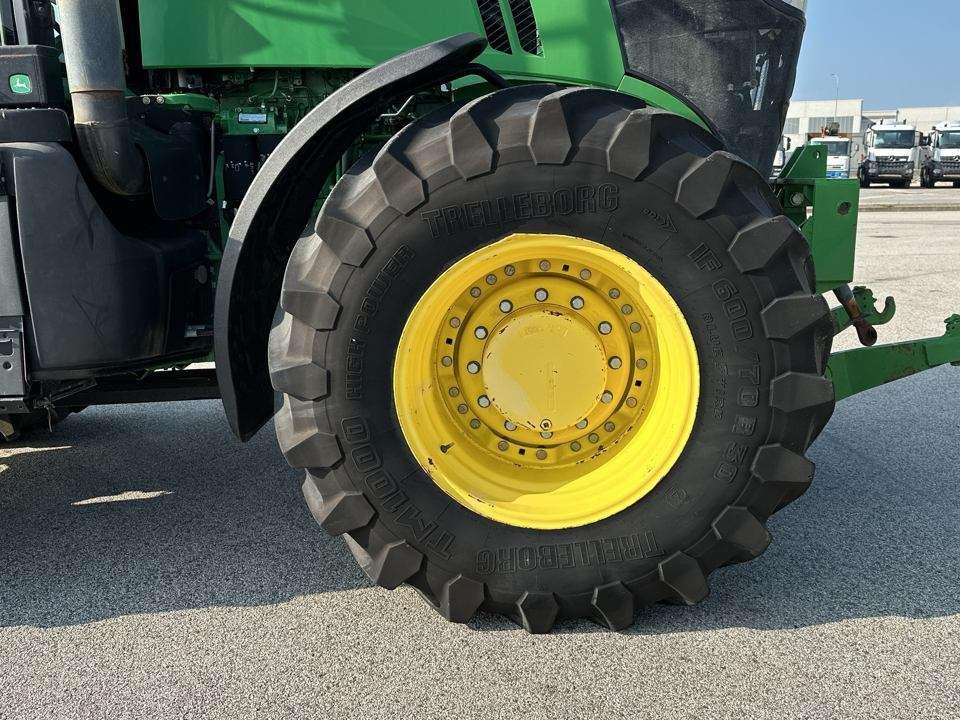John Deere 7230R Foto 5