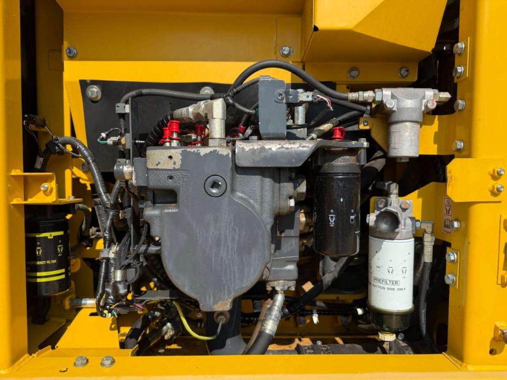 Komatsu PC210 Foto 13