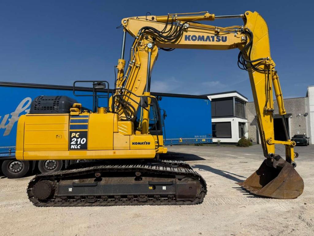 Komatsu PC210 Foto 5