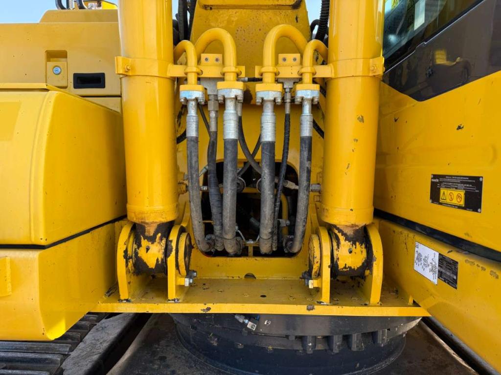 Komatsu PC210 Foto 9