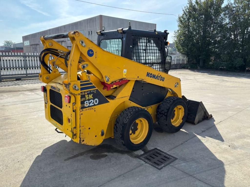 Komatsu SK 820-5E Foto 5