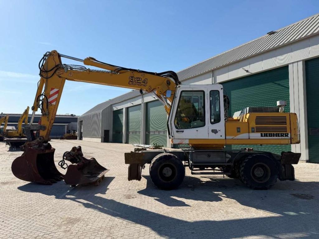 Liebherr A924B Litronic 2x bucket // AIRCON // Outriggers Foto 4