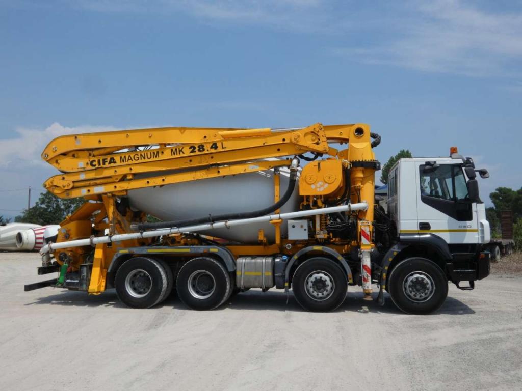 Iveco TRAKKER 450 Foto 2