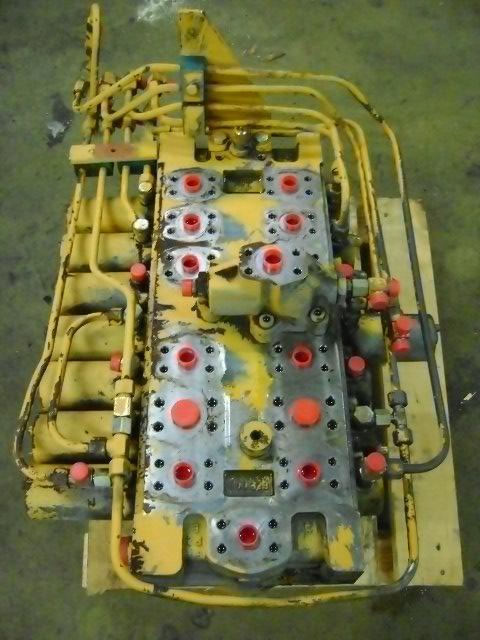 Distribuidor hidraulico para Liebherr 902 Foto 4
