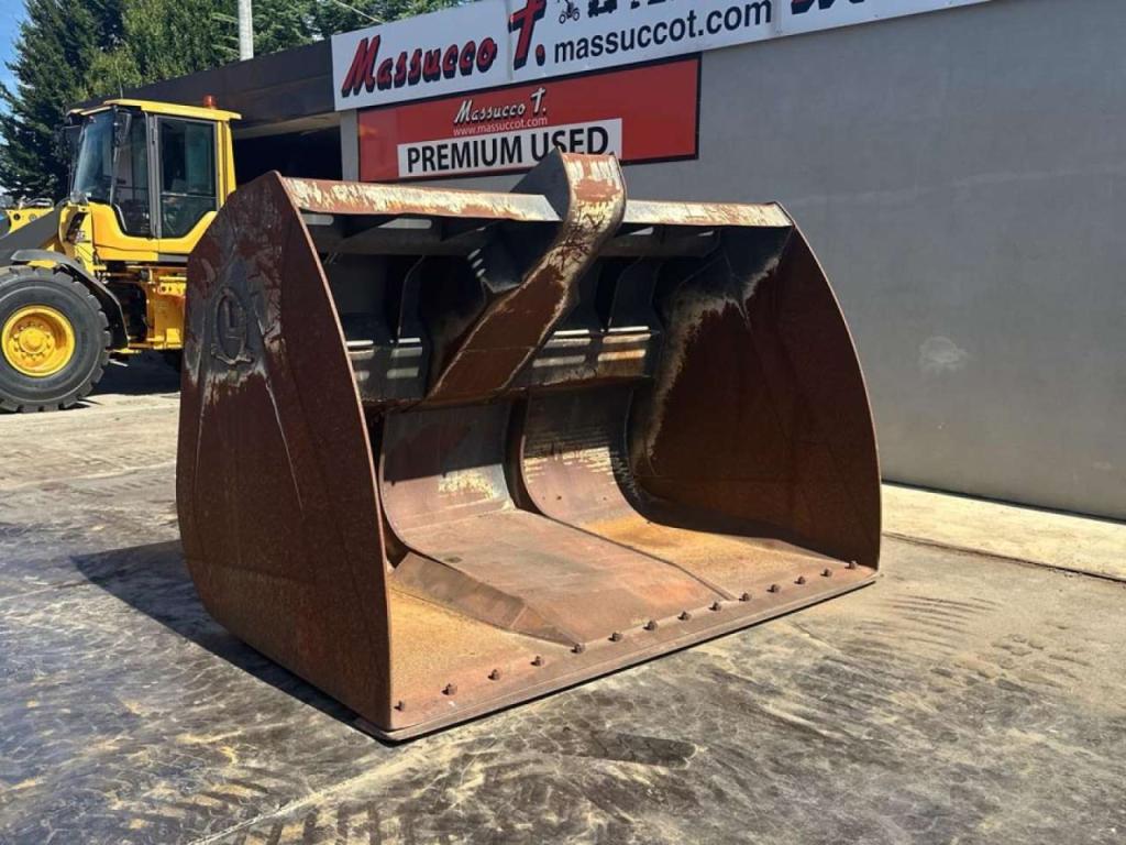Leonardi Benne per NEW HOLLAND W190C Foto 3