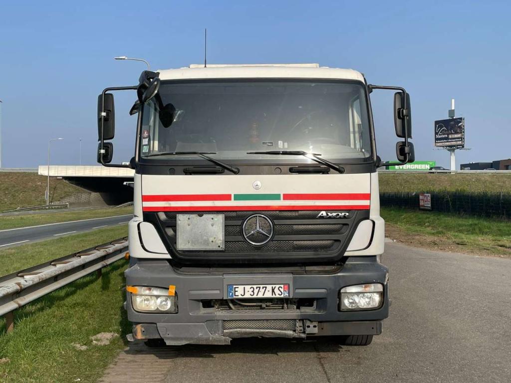 Mercedes-Benz 1829 Axor Foto 8