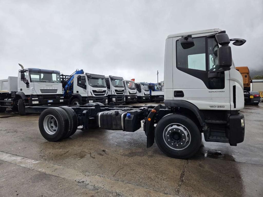 Iveco EUROCARGO 180-250 Foto 23