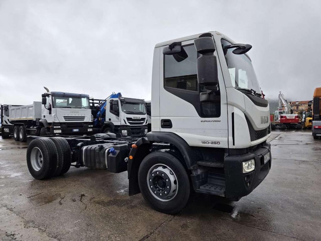 Iveco EUROCARGO 180-250 Foto 25