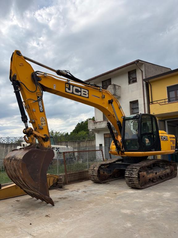 JCB JS235 Foto 1