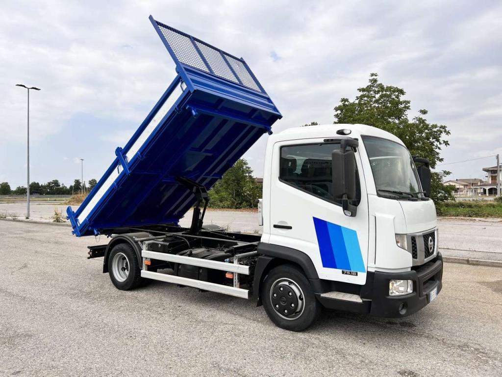 Nissan 75-18 Foto 16