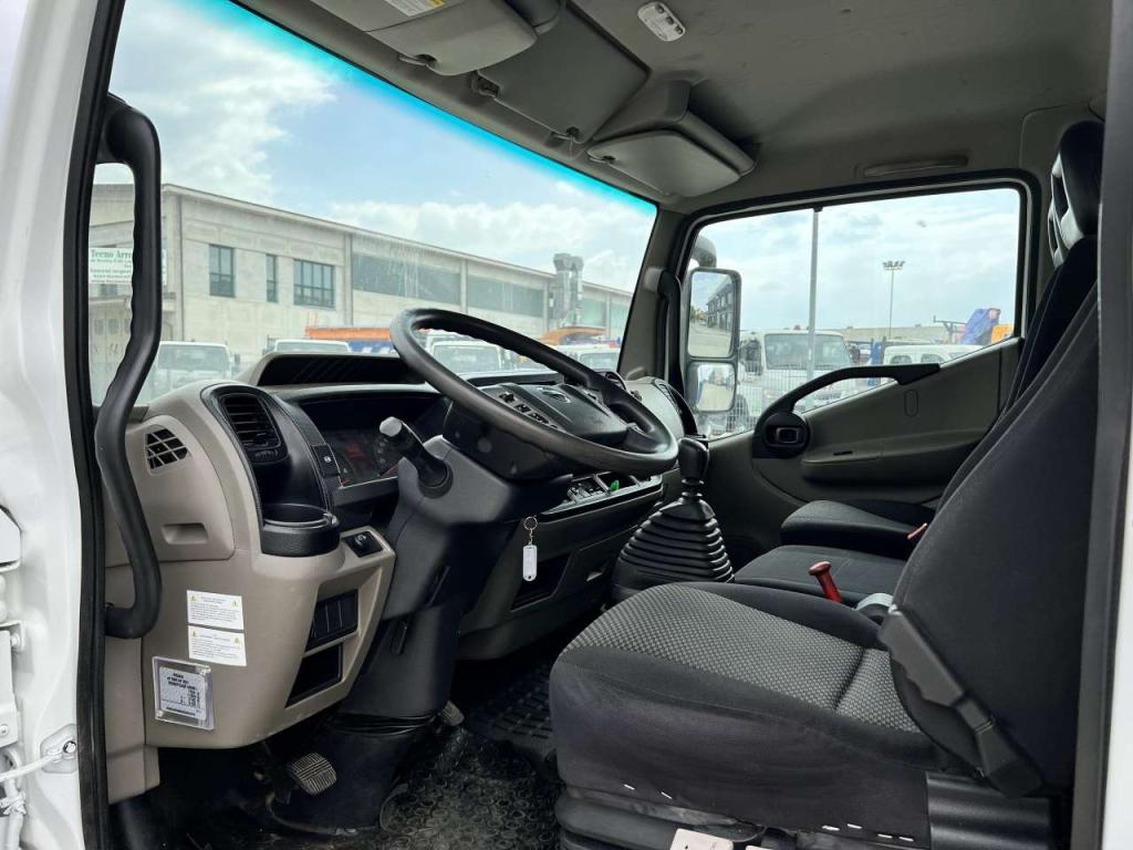 Nissan 75-18 Foto 4