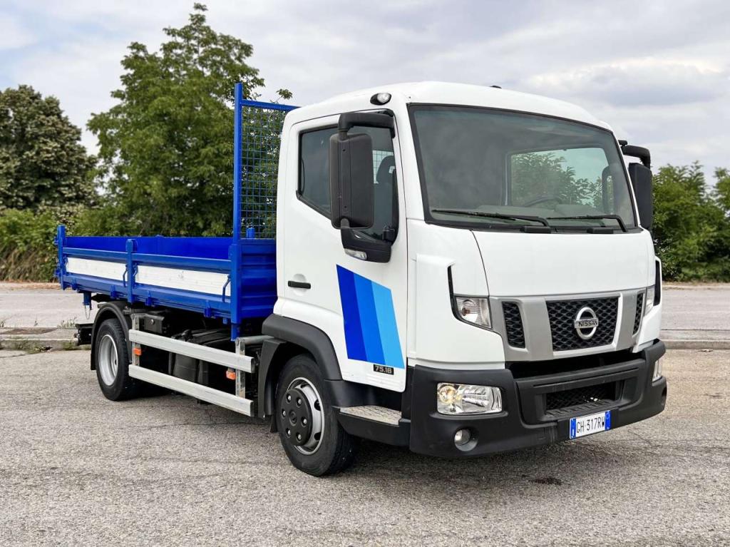 Nissan 75-18 Foto 9