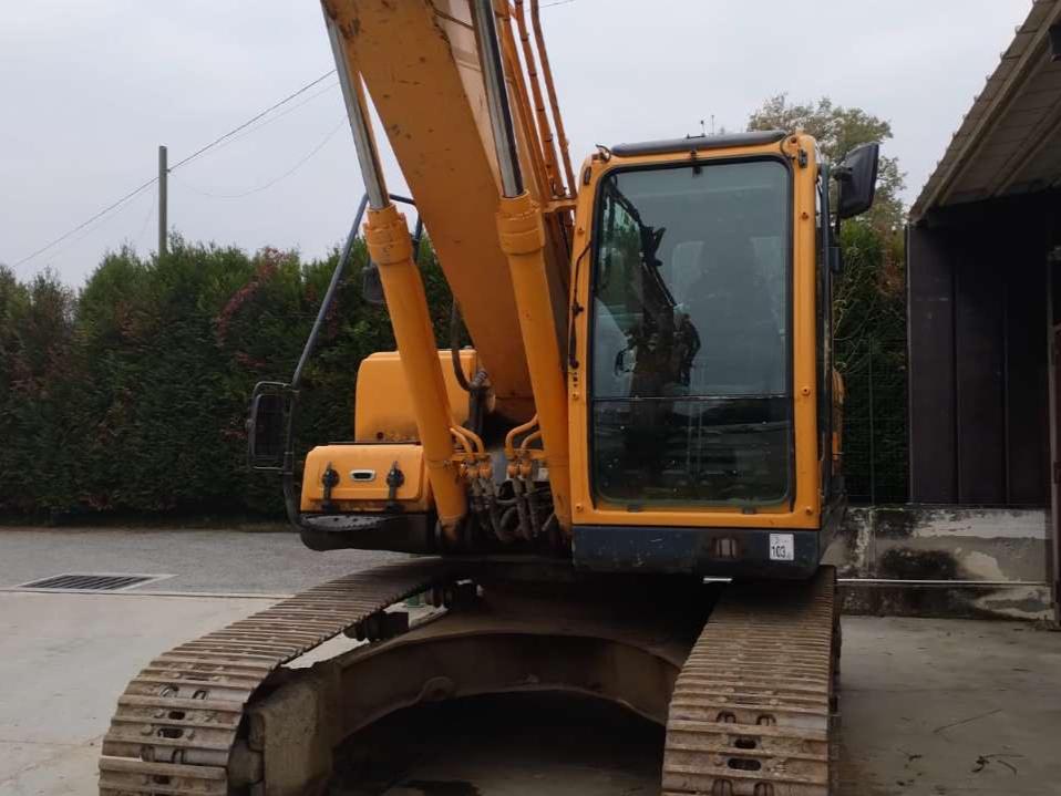 Hyundai Robex 220NLC-9A Foto 2