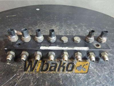 Oil Control Distribuidor hidraulico para Fiat E165LC vendida por Wibako