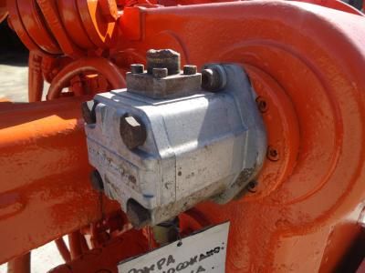 Bomba hidráulica de servoválvula para Fiat Hitachi FR220 vendida por OLM 90 Srl