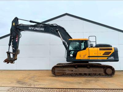 Hyundai HX300AL - Quick Coupler / 360° Camera vendida por Boss Machinery