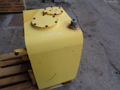 Depósito para aceite para New Holland E 385 B vendida por PRV Ricambi Srl