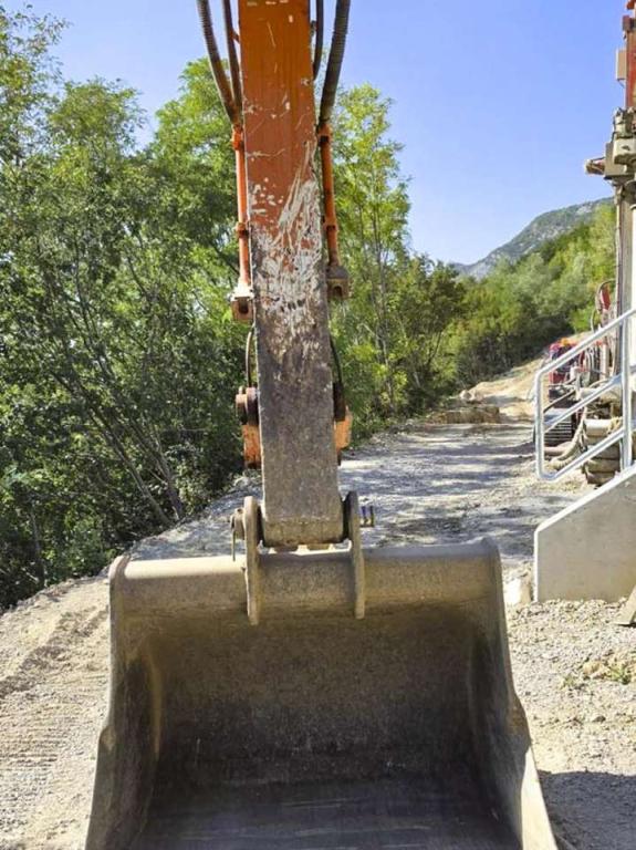 Hitachi Zaxis ZX240N-3 Foto 14