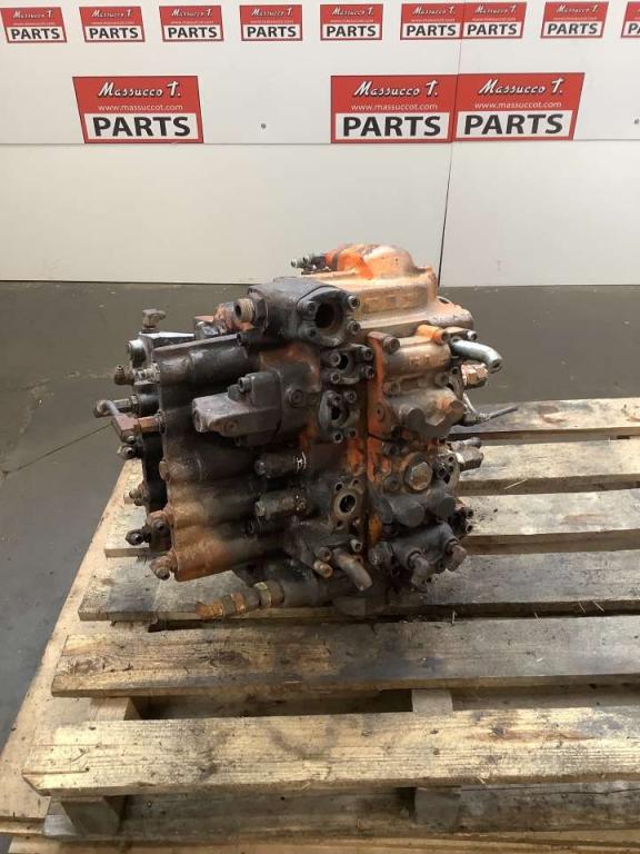 Distribuidor hidraulico para Fiat Hitachi EX 235 Foto 4