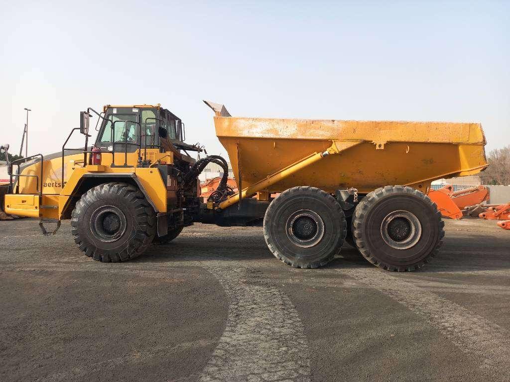 Komatsu HM400-3R (4pcs available for sale in Abu Dhabi) Foto 1