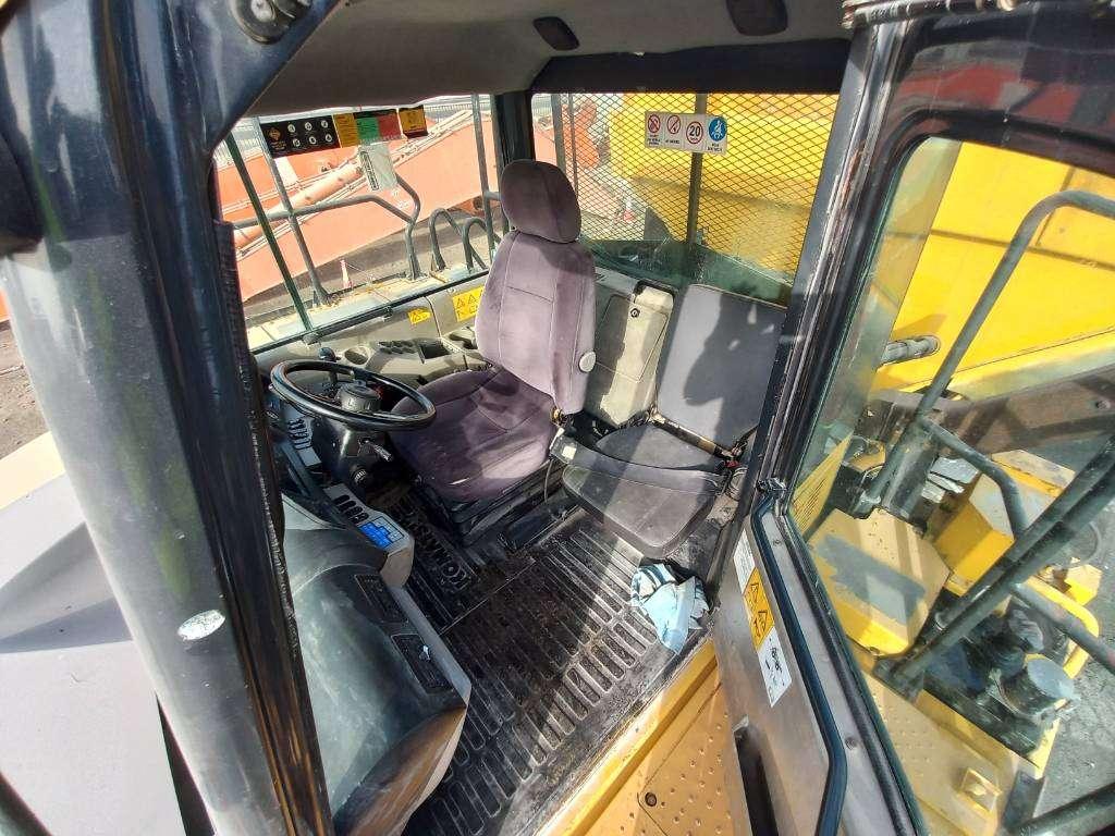 Komatsu HM400-3R (4pcs available for sale in Abu Dhabi) Foto 15